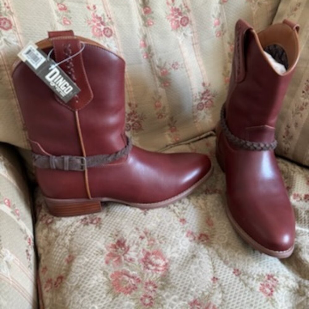 Dingo "Lefty" Boot in Brandy - Mens Sz 9D  - NWT and never worn!!